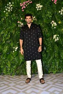 Aditya Roy Kapur  attend Kriti Sanon’s Diwali bash