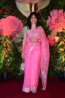 Taapsee Pannu looked lovely in a pink saree at Ramesh Taurani's Diwali party