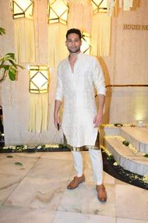 Siddhant Chaturvedi clicked at the Manish Malhotra's Diwali Party 