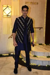 Siddhant Malhotra giving us desi munda vibes in a cream kurta set at Manish Malhotra's Diwali Party