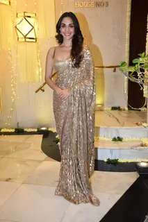 Kiara Advani looked mesmerizing in a golden saree at Manish Malhotra's Diwali Party