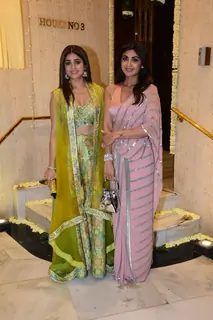 Shamita Shetty, Shilpa Shetty clicked at the Manish Malhotra's Diwali Party 
