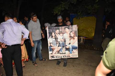 Shah Rukh Khan greets fans on his birthday at midnight outside Mannat in Bandra