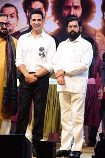 Akshay Kumar and Eknath Shinde 