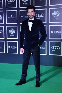 Karan Tacker 