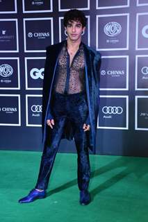 Ranveer Singh made heads turn with his usual fashion statements, in a non- formal suit with a dragon motif on the pants. Photo