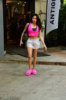 Janhvi Kapoor spotted in Bandra