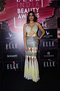 Sai Tamhankar snapped at ELLE INDIA Beauty Awards 2022