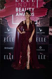 Sandeepa Dhar snapped at ELLE INDIA Beauty Awards 2022