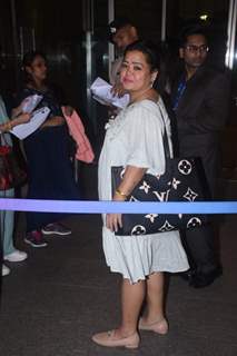 Bharti Singh snapped at the airport 