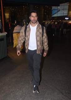 Varun Dhawan snapped at the airport 