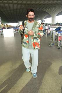 Sunil Grover spotted at the Mumbai airport
