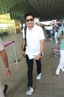 Manoj Bajpayee spotted at the Mumbai airport