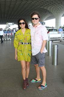 Shriya Saran spotted with her husband at the Mumbai airport