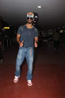 Shaid Kapoor spotted at the Mumbai airport