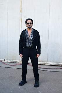 Ayushmann Khurrana spotted on the set of Jhalak Dikhhla Jaa 10 for promoting his upcoming film An Action Hero 