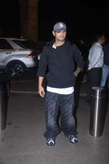 Prateik Babbar spotted at the Mumbai airport