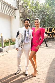 Varun Dhawan and Kriti Sanon spotted promoting their upcoming film Bhediya on the set of Jhalak Dikhhla Jaa 10