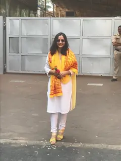 Shweta Basu Prasad snapped at Siddhivinayak temple