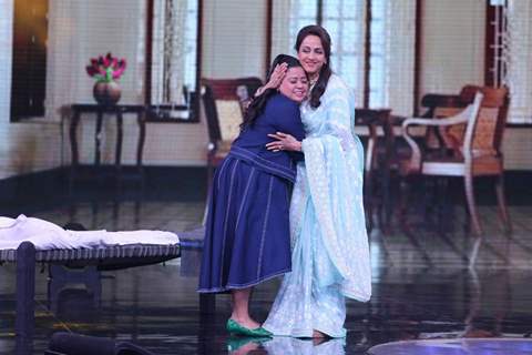 Hema Malini and Bharti Singh snapped on the set of  Sa Re Ga Ma Pa Li'l Champs