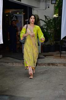 Janhvi Kapoor spotted in Bandra