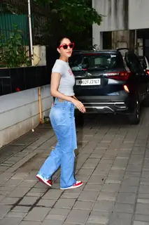 Vaani Kapoor spotted in Khar