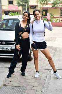  Neha Sharma, Aisha Sharma spotted Gym 