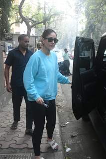 Kareena Kapoor spotted in Bandra