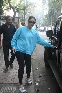 Kareena Kapoor spotted in Bandra