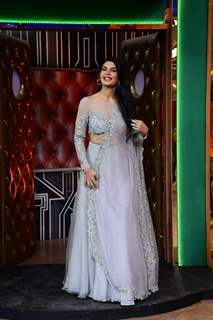 Jacqueline Fernandez looked drop dead gorgeous in a lavender lehenga for the promotions of Cirkus