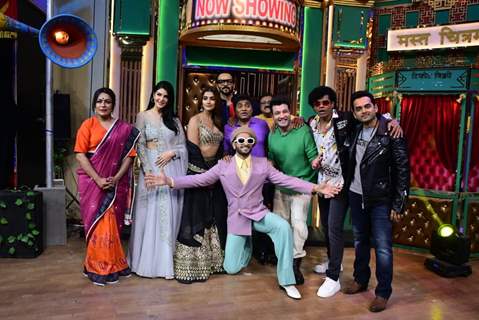 Ranveer Singh, Rohit Shetty, Pooja Hegde, Jacqueline Fernandez, Johnny Lever, Siddarth Jadhav, Ashwini Kalsekar spotted promoting Cirkus movie on the set of Chala Hawa Yeu Dya