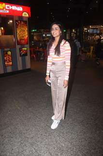 Jasmin Bhasin spotted at the Mumbai airport