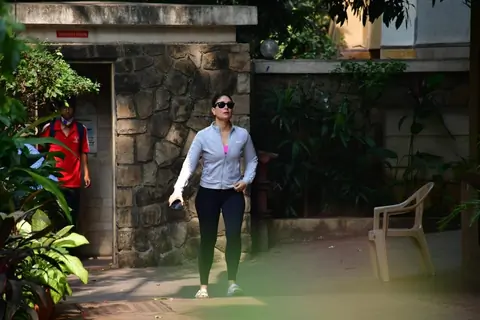 Kareena Kapoor spotted in Bandra