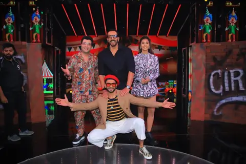 Ranveer Singh, Pooja Hegde, Varun Sharma, Rohit Shetty spotted promoting Cirkus movie on the set of Sa Re Ga Ma Li'l champs
