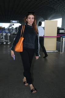 Prakriti Kakar spotted at the Mumbai airport