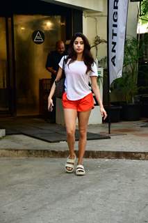 Janhvi Kapoor spotted in Bandra