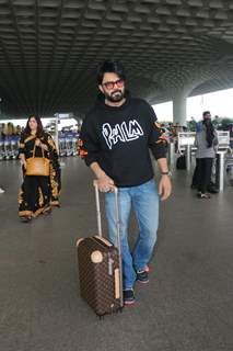 Maniesh Paul spotted at the Mumbai airport