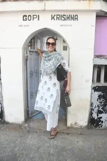 Esha Gupta spotted at dance class 