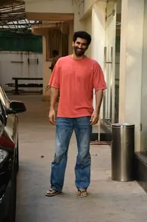 Aditya Roy Kapur snapped at dubbing studio in juhu