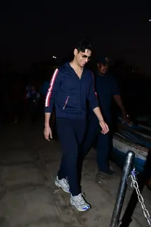 Sidharth Malhotra spotted at Versova Jetty 