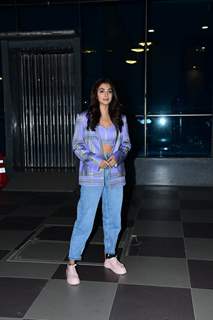 Pooja Hegde spotted promoting film Cirkus at Mithibai college 