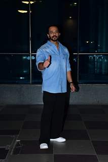 Rohit Shetty spotted promoting film Cirkus at Mithibai college 