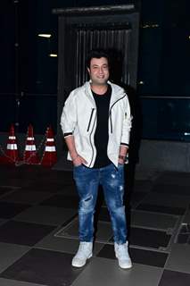 Varun Sharma spotted promoting film Cirkus at Mithibai college 