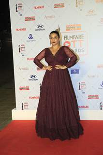  Vidya Balan attend the Filmfare OTT Awards 2022