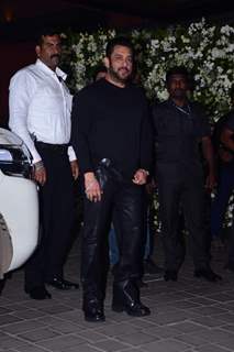 Salman Khan clicked in black full sleeves T-shirt and leather pants for his birthday party hosted by Aayush and Arpita