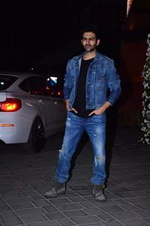 Kartik Aaryan spotted in a black T-shirt paired with a denim jacket and denim pants for Salman Khan’s birthday bash