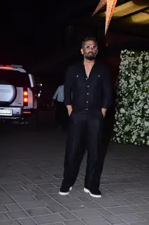 Suniel Shetty spotted at Salman Khan's Birthday Bash 