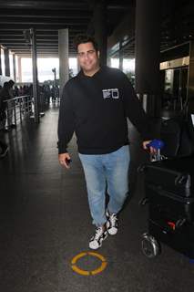 Rajiv Adatia spotted at the Mumbai airport