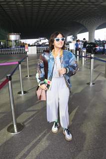  Shweta Tripathi spotted at the Mumbai airport