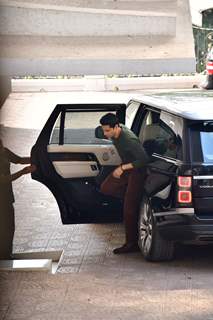 Sidharth Malhotra spotted in Bandra